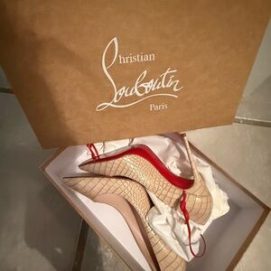 Christian Louboutin Liege Embossed Decollete 554 100 Pumps 38 Beige